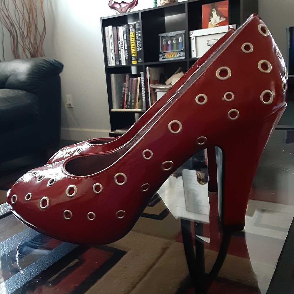 SOFFT open toe pumps